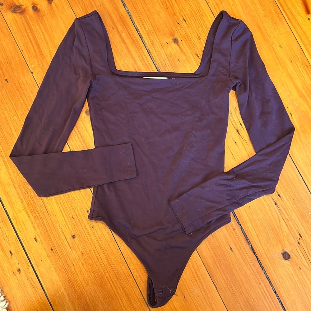 Contour Squareneck Longsleeve Bodysuit from Aritzia